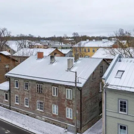 Budget In The Center Within Walking Distance Of The Bus Station Apartment